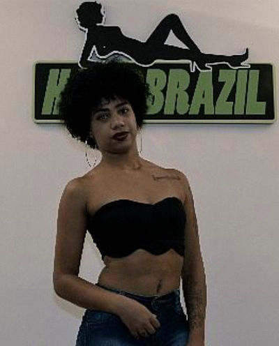 Bird Box parodia porno com Mirella Mansur