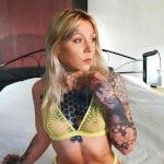 OMG: These two lesbians let me join! SEXYBUURVROUW.com