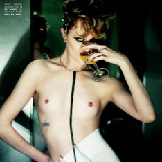 Nude Celebrities - Underwater Scenes